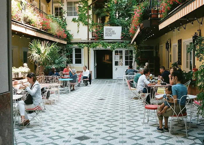 Hotel Am Brillantengrund Vienna
